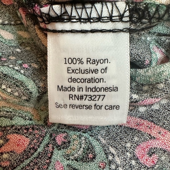 Croft & Barrow blouse. Women’s size large. - Picture 6 of 10